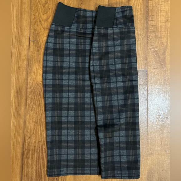 Soho Apparel Plaid Pull On Pencil Skirt With Back Slit - Picture 5 of 7